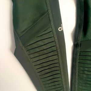 ALO Green Leggings